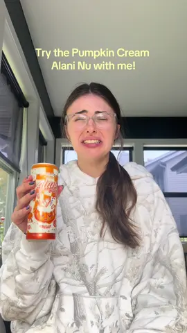 Safe to say Pumpkin Cream will not be added to my Alani rotation🤣😅 maybe I should try witches brew next?? 🎃 @alaninutrition #alani #tastetest #falldrinks #pumpkincreamalaninu 