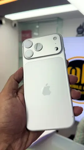 iPhone 17 Pro Max Silver 🔥 #mkmobilepoint #iphone17promax #Iphone 17 Pro Max #reelsvideo #viralvideo 