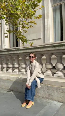 Nothing beats street style in NYC (& tastemaker @charlottehbickley proves it 💯). Shop her fall fits via link in bio 🛍️