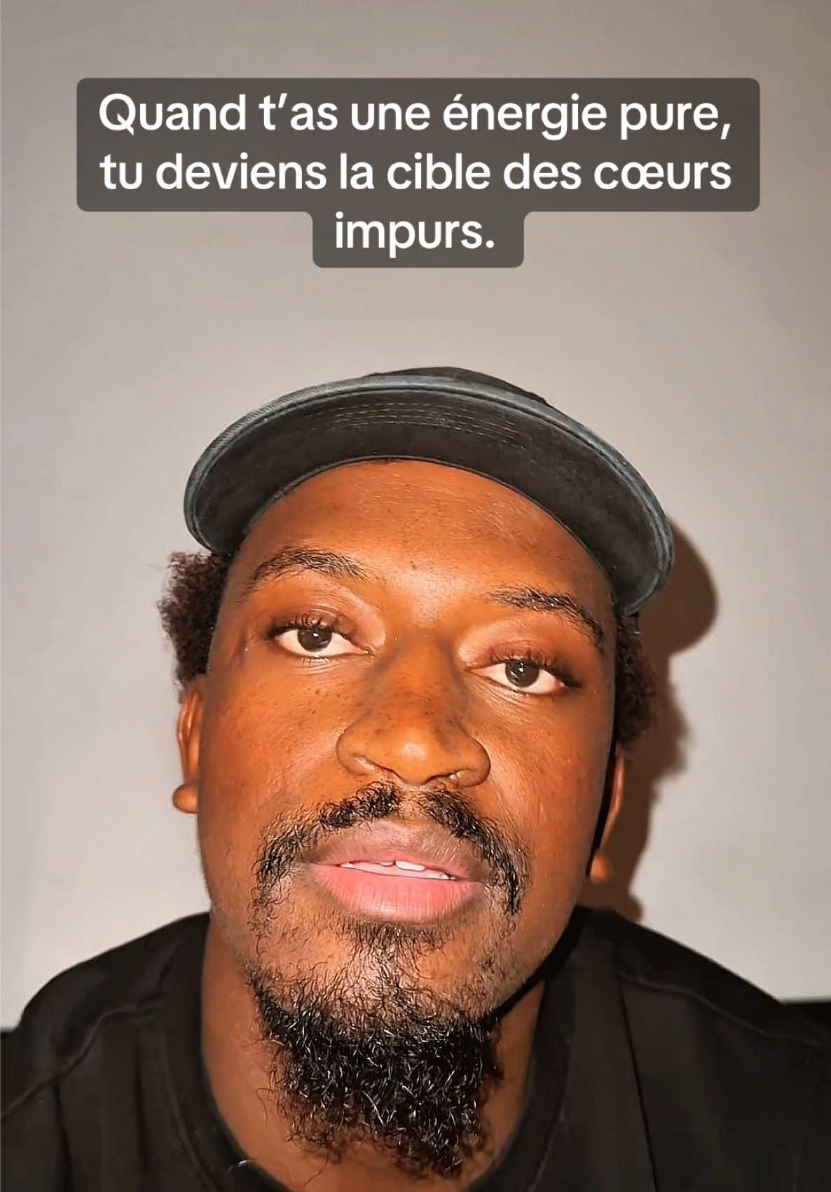 Y’en a qui te sourient, mais prient pour que ta lumière s’éteigne. #hypersensibilité #lavoixdeshypersensibles #minute2coaching #lavoixdeshypersensibles #mechancete 