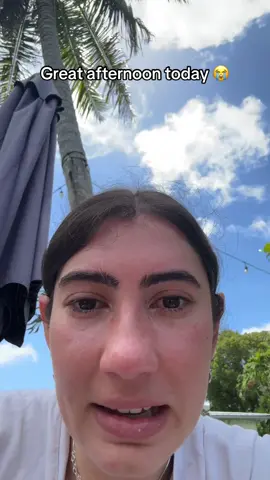 The croc came to say hey 😭 @itgirl (via:@karinpomares) 