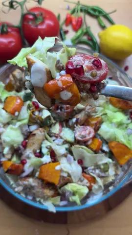 Gesunder Kürbis Salat 🎃🥗😍🔥 -lecker, einfach & schnell 💨  👉🏻Rezept auf YouTube :🎥⬆️⬆️⬆️ #EasyRecipe #tagesrezept #asmr #healthylifestyle #fyp 