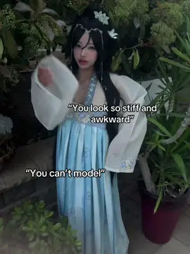 Chat should I try another hanfu x douyin look? 🥺 #douyin #douyinmakeup #hanfu #xiaohongshu #chinesemakeup 