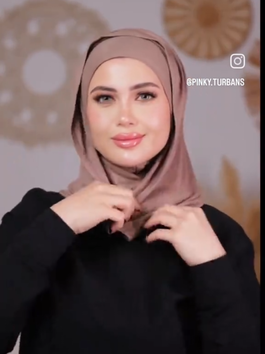 حجاب طباقيه هودي حجاب قطعتين متصلين الطباقيه بالهودي خامه قطن متاح اكتر من 10الوان يليق علي اي لبس متاح جمله وقطاعي للطلب علي رسائل الصفحه  #pinkyturbans #turbanegypt #hijaber #حجاب #hijabi 