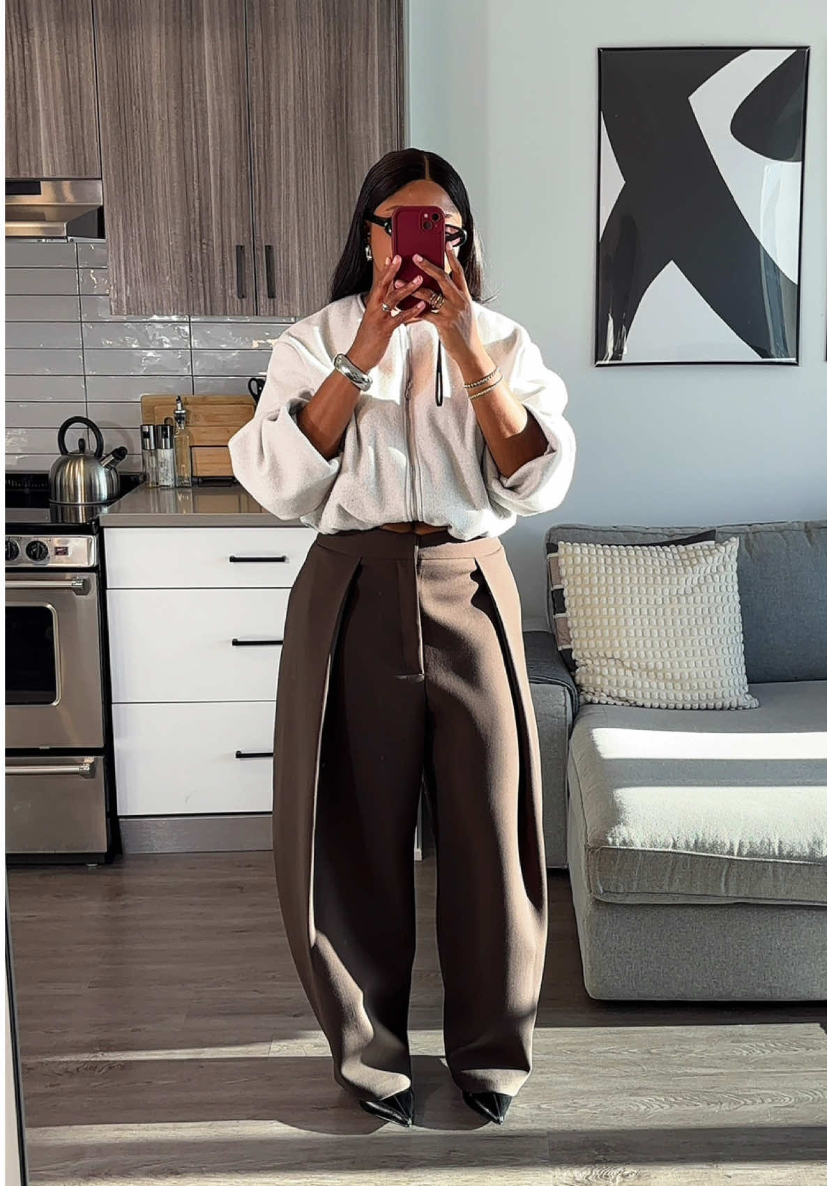 Listennnn!!! Learning to dress for my body type and understanding clothes that flatter me completely shifted my fashion game ☺️ Full outfit from @ZARA (linked in my bio) #fyp #dressingforyourbodytype #invertedtriangle #fallfashion #OOTD 