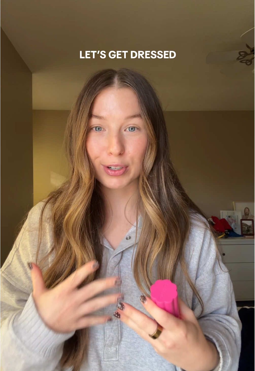 two very different vibes for a friday outfit!! 🤍 @amika @Aritzia @H&M @Old Navy  #letsgetdressed #canadaoutfits #fallfashion #grwm #capsulewardrobe 