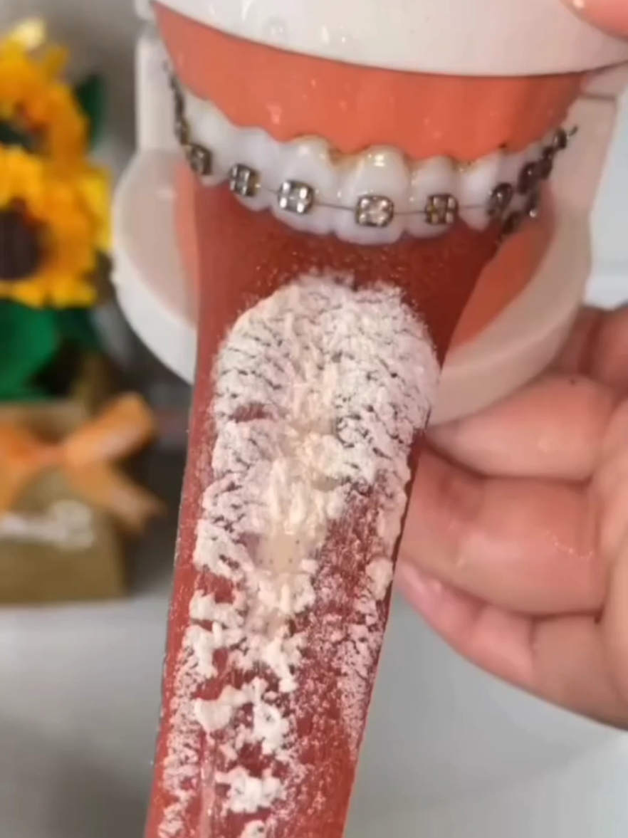 ✨ Want a Hollywood Smile🦷? #waterfloss #teethwhitening #beauty #oralcare 