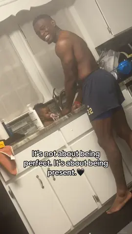 Respect to the present dads ✊🏾