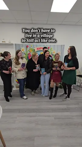 Grupurile de femei sunt un portal sacru. Aici poti pătrunde in straturi informaționale mai adânci. Aici fiecare femeie este o conexiune cu divinitatea feminină si canal al Universului.  Grupurile ne reamintesc ca nu suntem doar femei suntem zeițe, preotese, oracole,  mame, iubite, si ființe multidimensionale.  Vino in chatul meu.  Cere acces direct 