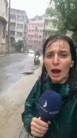 Bir kişi daha gitti. #yapayzeka #mizah #istanbul #röportaj #sokakröportajları  