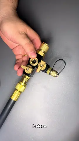 Mostrando para vocês duas opções para usar as mangueiras de vácuo nas válvulas BRAVO. #hvac #hvactools #artefrio #fyp #foryou 