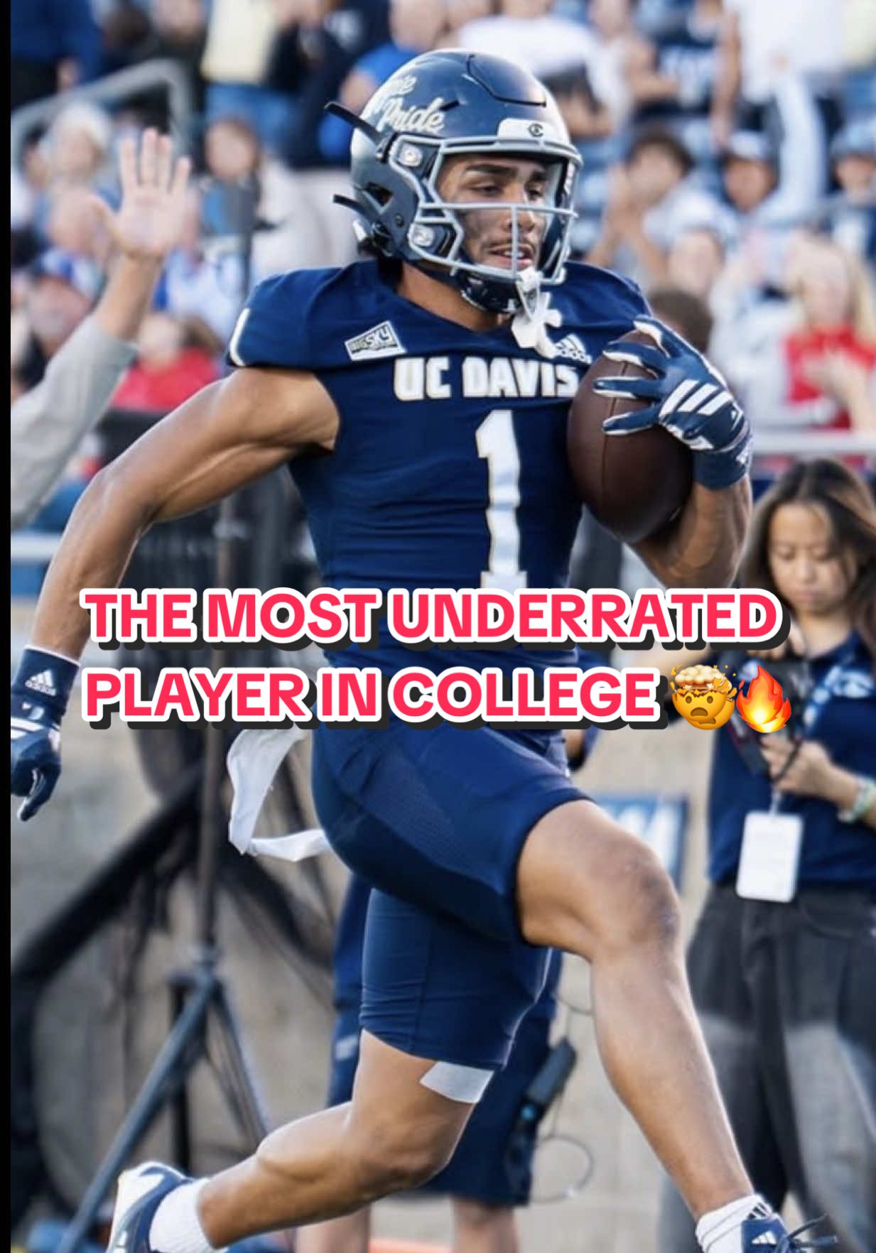 Carter Vargas is going to be a SUPERSTAR 🤯🔥 #d1football #CollegeFootball #tiktokcollegefootballcontest #runningback #ucdavis 