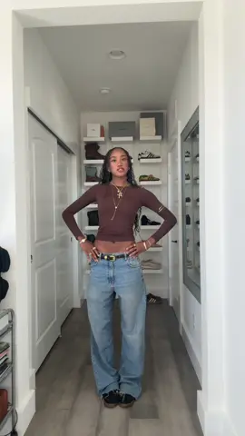 Mwah #outfitinspo #gdwm #basicoutfit #OOTD #grwm 