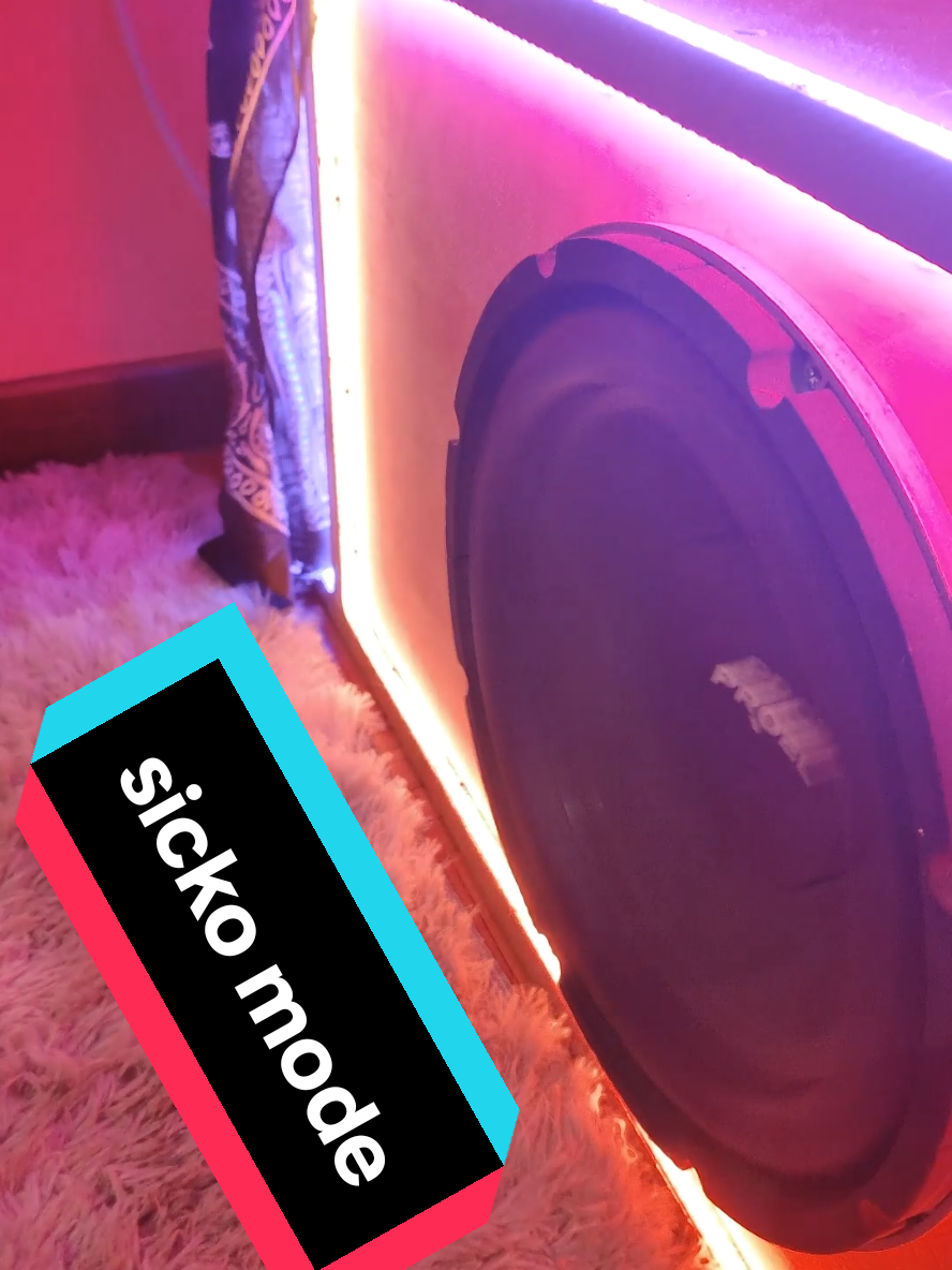 sicko mode❤️‍🔥🔊 #sickomode #travisscott #subwoofer #viral #fyp 