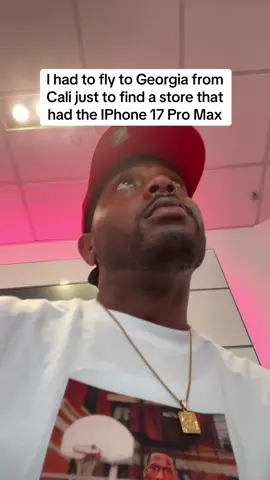 These #Iphone17s are really out of stock like this