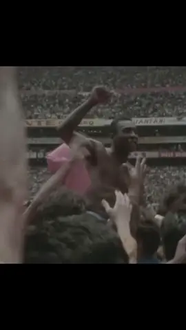 اليس هو رجال التاريخ 💔🐐#messi_king #برشلونة #fyp #messi #ميسي 