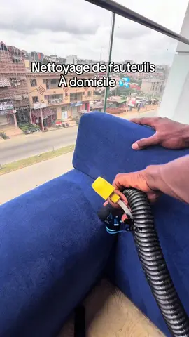 😳 Ce fauteuil était fini oo ! Mais regarde bien la magie de Daniel Clean 🔥 🧼 On redonne vie à vos fauteuils sans stress ! 📞 01 04 09 39 95 – Devis GRATUIT 💪🏾 #DanielCleanNettoyage #NettoyageFauteuil #AbidjanPropre #AvantApres #Satisfaisant        