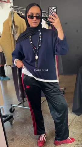 me 🫶🏼 a pop of red 