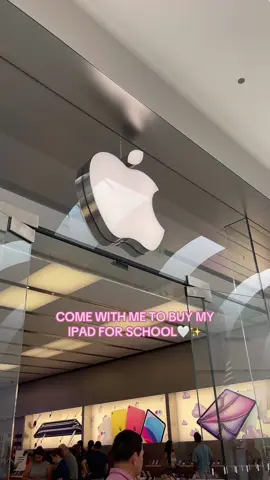 GETTING MY FIRST IPAD FOR SCHOOL(pre-nursing student ) 🎀✨📚🧸 early Christmas gift from my mum🤭 #ipad #applestore #fyp #nursingstudent #foryoupage @apple 