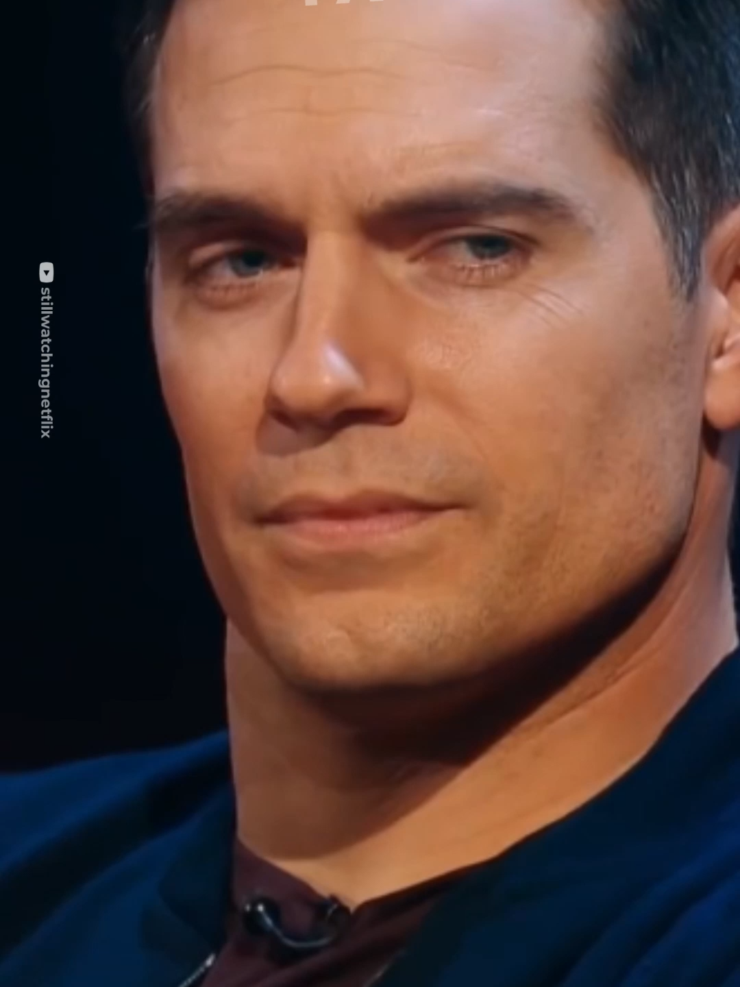 Así de fácil es para un hombre hacer amigos #henrycavill #warhammer #warhammer40k #videojuegos 📹: stillwatchingnetflix ______________________________________ Este video es solo para entretenimiento. Las voces fueron grabadas por humanos y luego imitadas por IA.