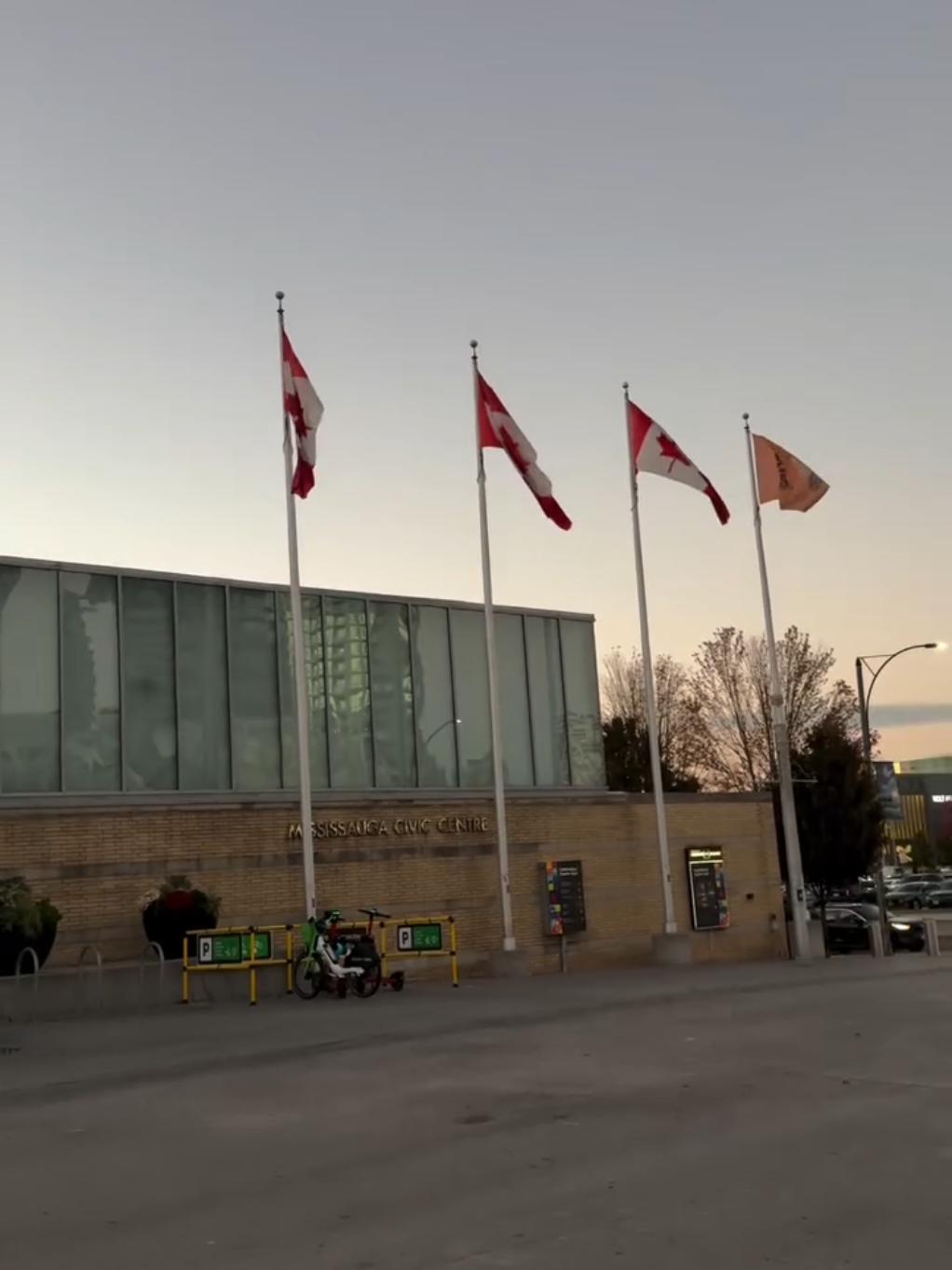 jaha ki Rani Mari maa ho gi🇨🇦🍁🇨🇦#chsaqibbhatti72 #canada_life🇨🇦 #toronto 