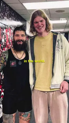 Alexander Karmanov is the TALLEST hockey player ever 😳📏 (w/ @KentSports) #hockey #hockeytiktoks #viral #tall 