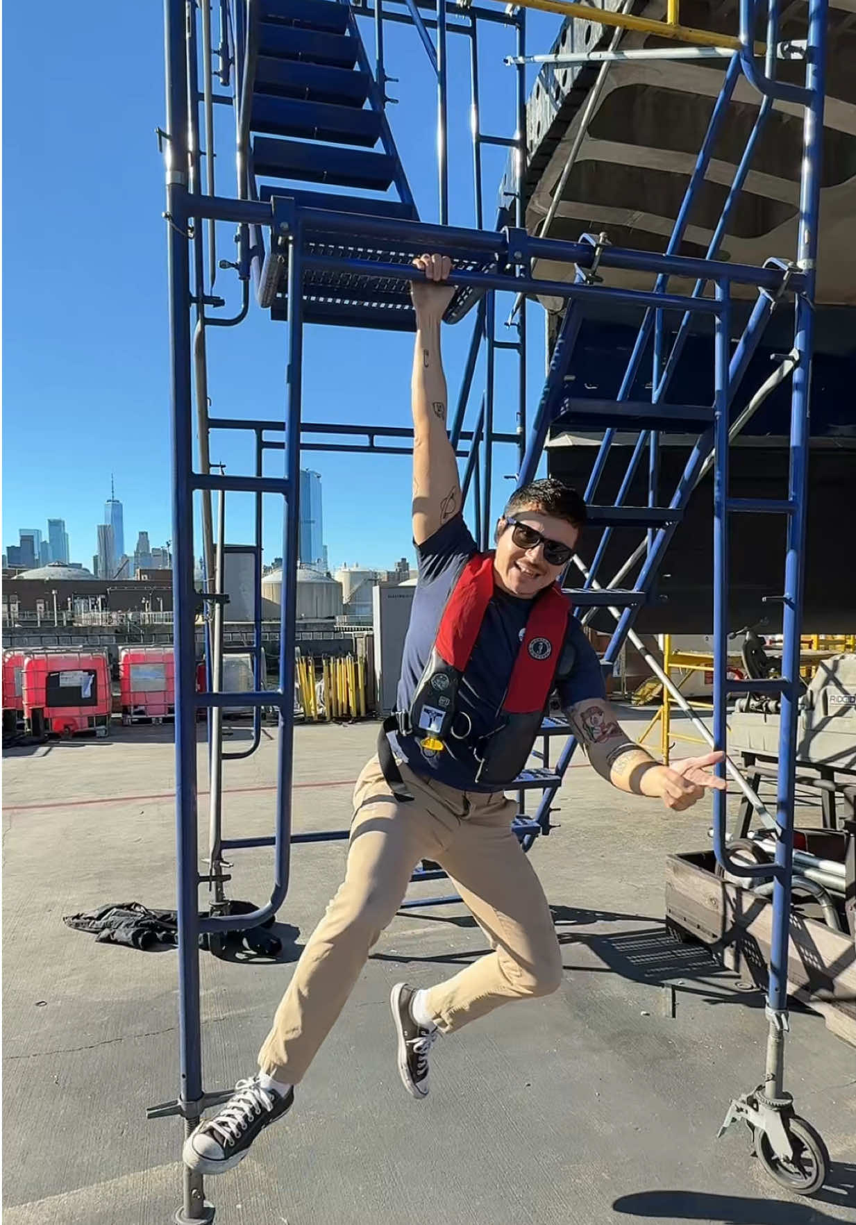 marketing team said if we do the maui wowie trend we’ll get tons of new ferry riders #mauiwowie #kidcudi #nyctiktok #trending #fypage 