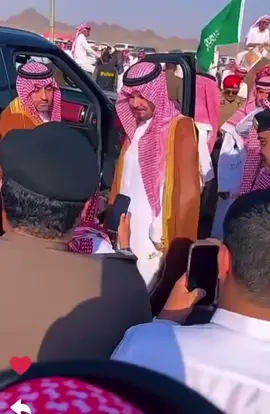 صاحب السمو الملكي الأمير سلمان بن سلطان بن عبدالعزيز حفظه الله والجوال علي بن راشد الرويثي 