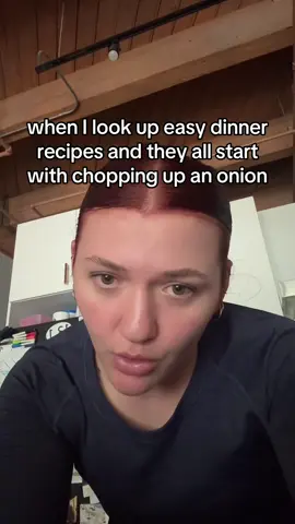 you want me to get out a cutting board? and quite bold of you to assume I have an onion on me at all times #mealprep #dinnerrecipes #EasyRecipes 