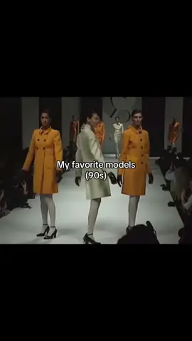 ib: @𝕳𝕬𝕽𝕷𝕺𝖂  #model #90s #shalomharlow #claudiaschiffer #katemoss 