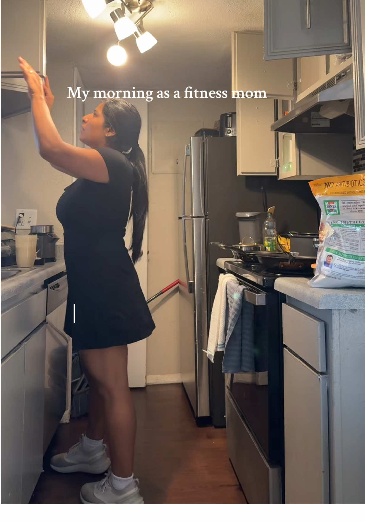 Follow my journey, to a healthier lifestyle 🫶🏻💕💕 It’s been  1 month 1/2 that I started to make a few changes: reduced takeout, it was making me feel so low energy and super bloated. I also started to make more healthier decisions. I hydrate all day and workout at least 30 mints a day. I feel so much lighter and happier ☺️ you can do so as well, start by making small changes in the way you think and do. #Fitness #motivation #mom #fyp #sahm 