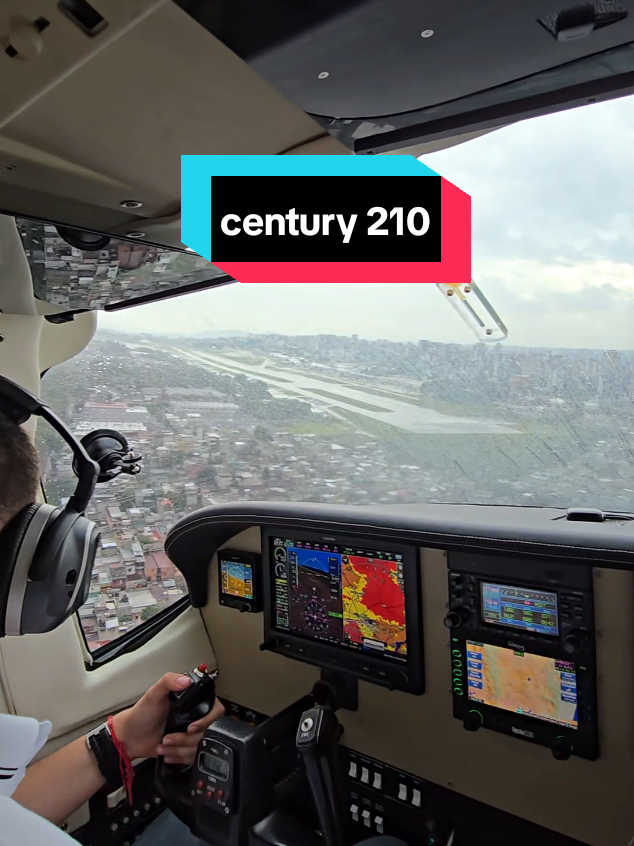 con el bro @Chivote del Norte llegando a la #aurora  #aviation #guatemala🇬🇹  #cessna #lluvia 