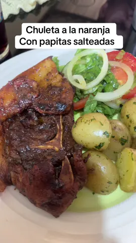 Chuleta a la naranja con papitas salteadas #fyp #paratii #rico #recetas #comida 🤤 😋 