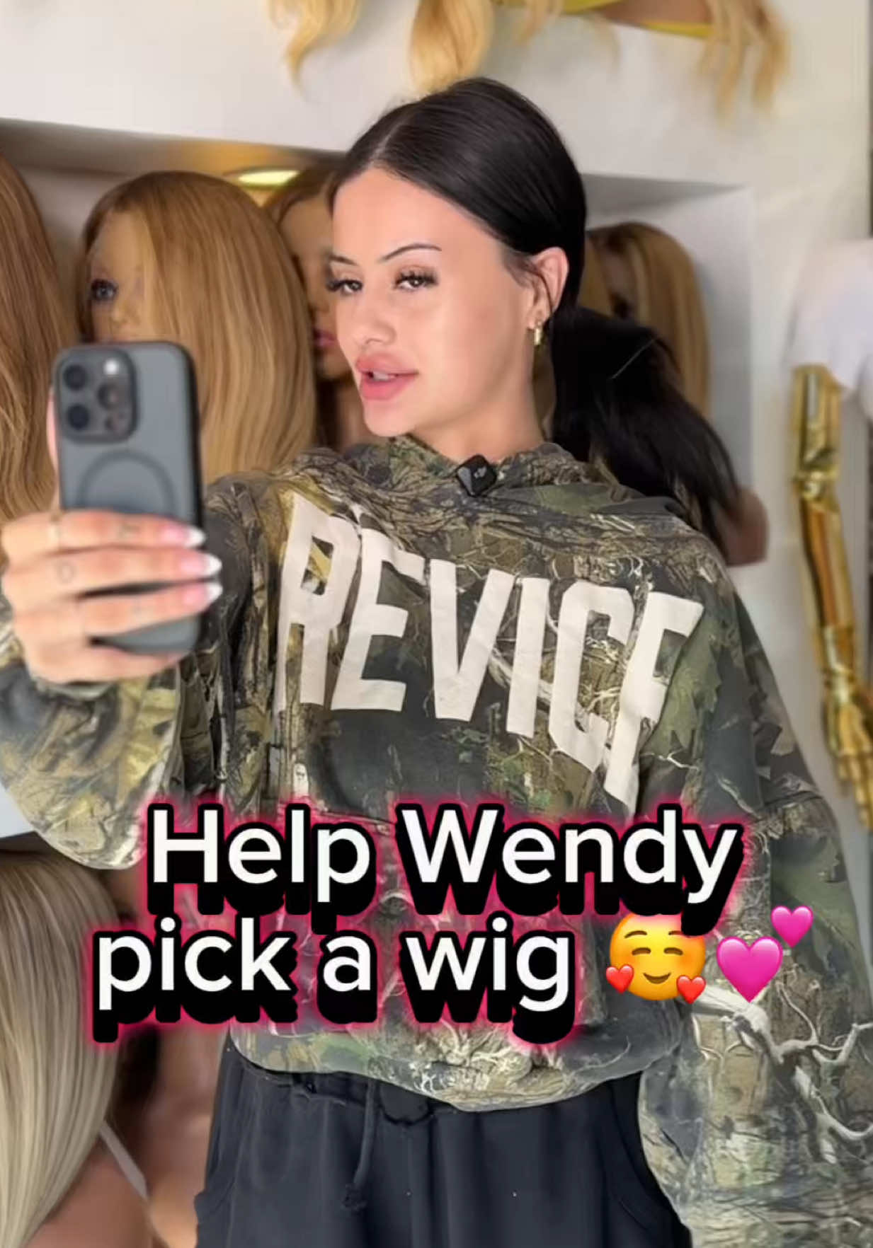 Help @Wendy Ortiz choose a wig for her big event!! Which one?💕 ➡️ Free sameday install with wig purchase at @hairqueen_la @hairqueenla_miami . WALK-INS WELCOME ‼️ #fyp #explore #wigs #wendyortiz #hairstylist