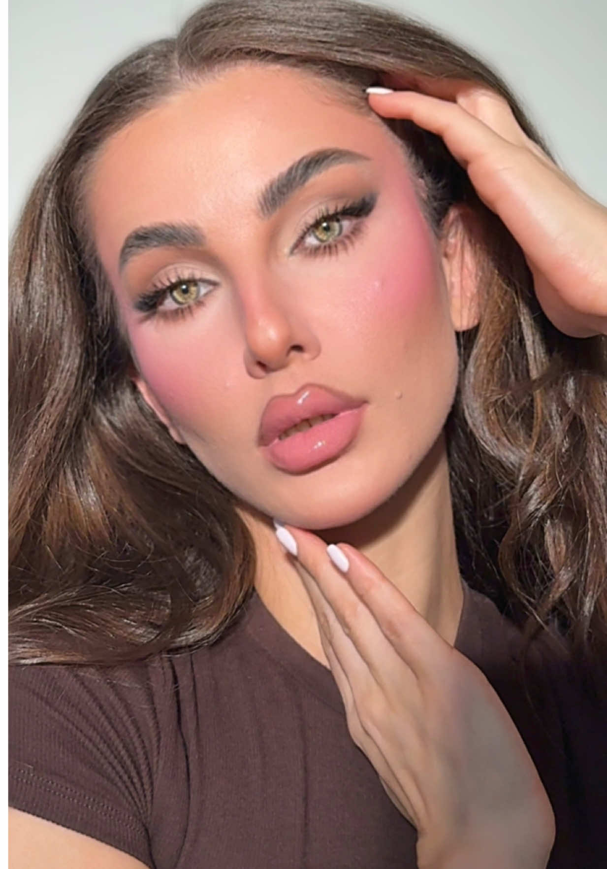 مكياج تحت العيون الوردية😍 Pink under eyes makeup💗 #pinkmakeup #pinkundereyetrend #مكياج_ناعم #تتوريال 