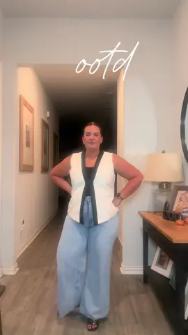 A fan favorite that will need to be repeated! #midsizefashion #midsizeootd #thickgirlfashion #OOTD #ootdgirlie @abercrombie @ALLSAINTS