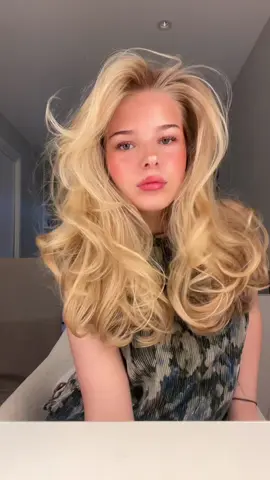 Så ut som en løve i starten🧚‍♀️ #hairtransition #grwm #freshblowout #hairtok #myhair 