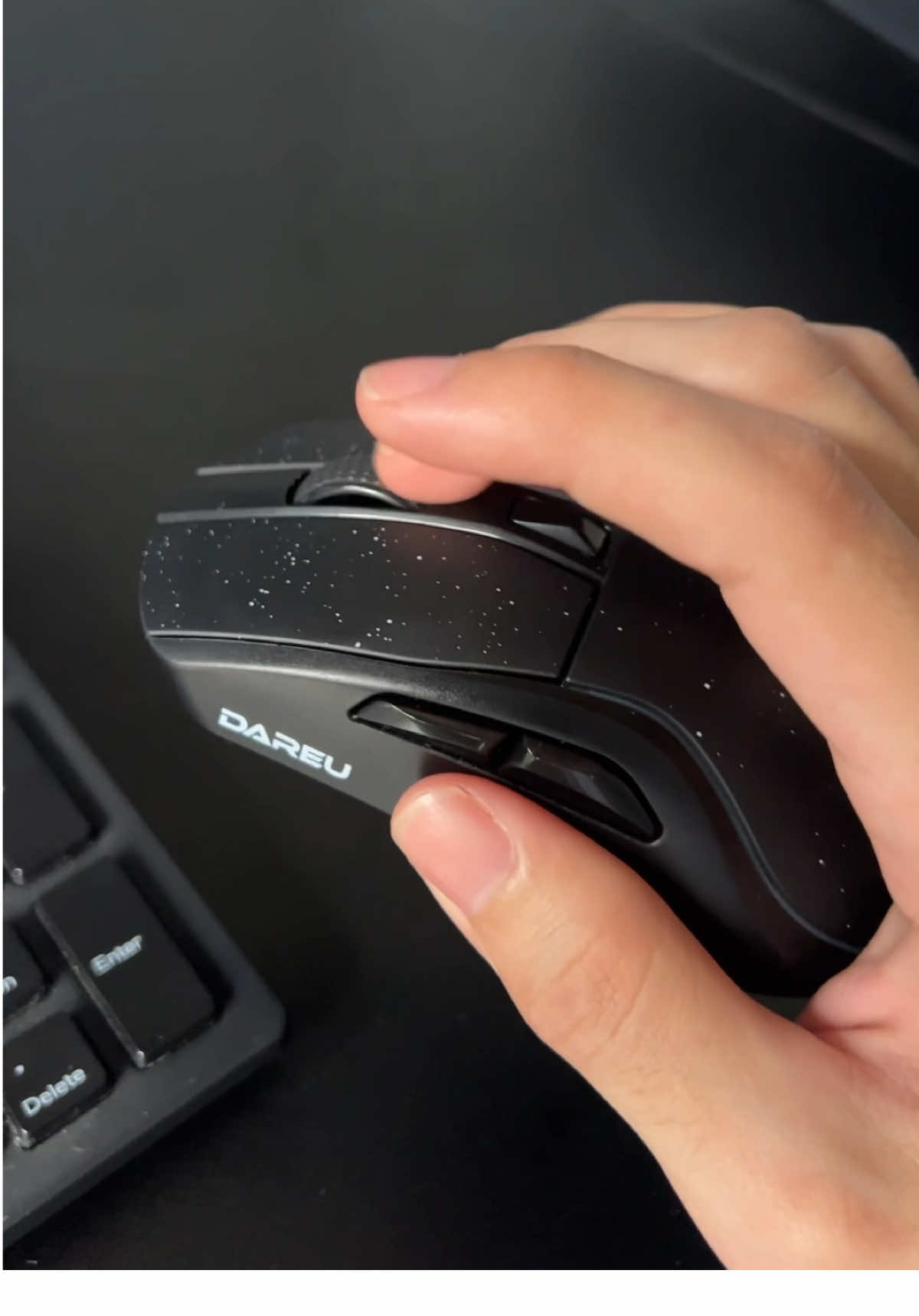 Lo recomiendo con los ojos cerrados 🤓 Dato: también se puede usar con cable 🤩 #dareu #mouse #gaming #streamer
