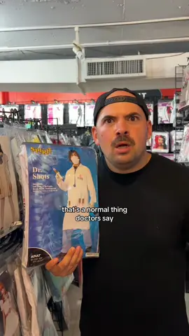 It’s like you don’t get Hollywood anymore… #halloween #costumes #costumeideas #doctorsoffice #comedy @Max Goodrich 