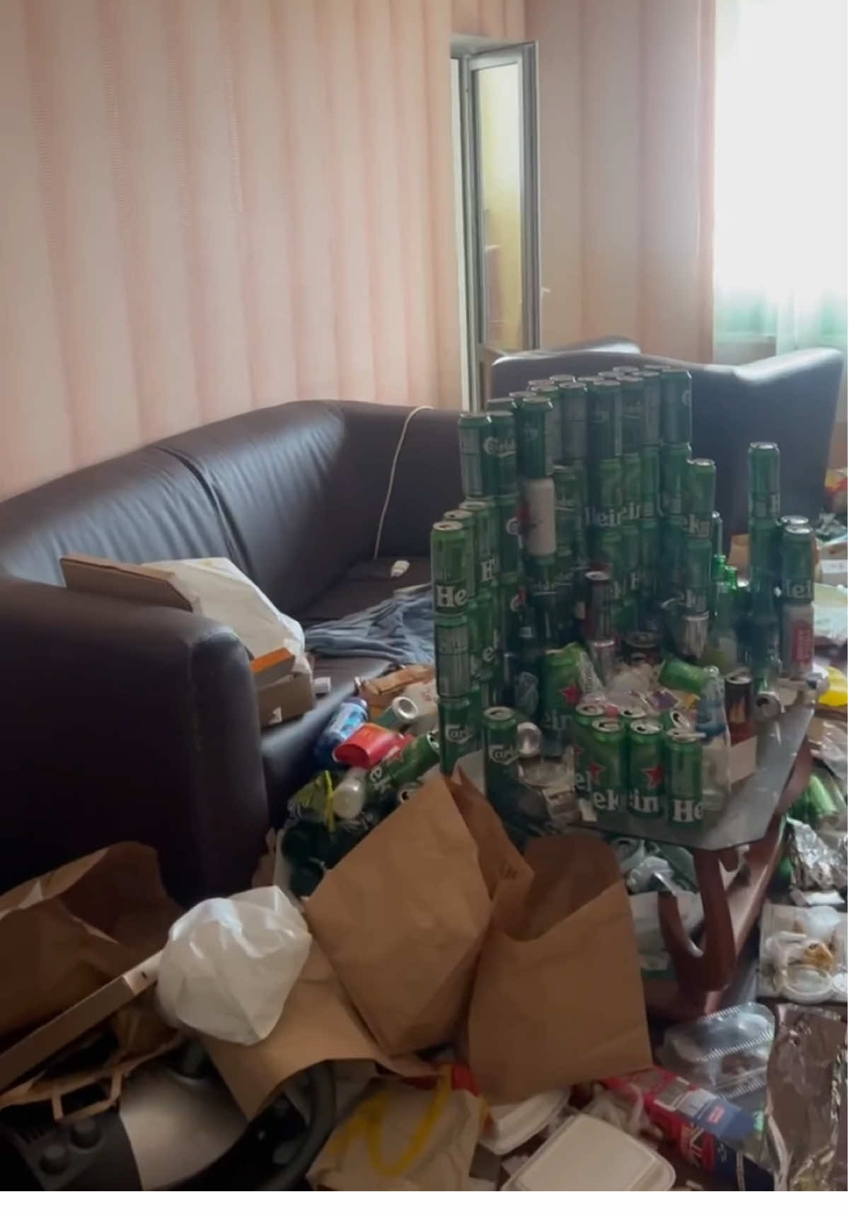 У відео використовувався матеріал наданий підписником. Дякуємо за участь. Супровід, та керування. Будь які послуги з нерухомістю. #керуючакомпаніянерухомість #оренданерухомості 