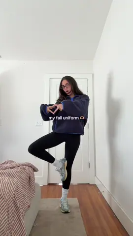 Fall means I can wear my uniform everyday again (Aritzia polar fleece and leggings) 🤝  #OOTD #aritzia #outfitinspo #fallfashion #fashion @Aritzia 
