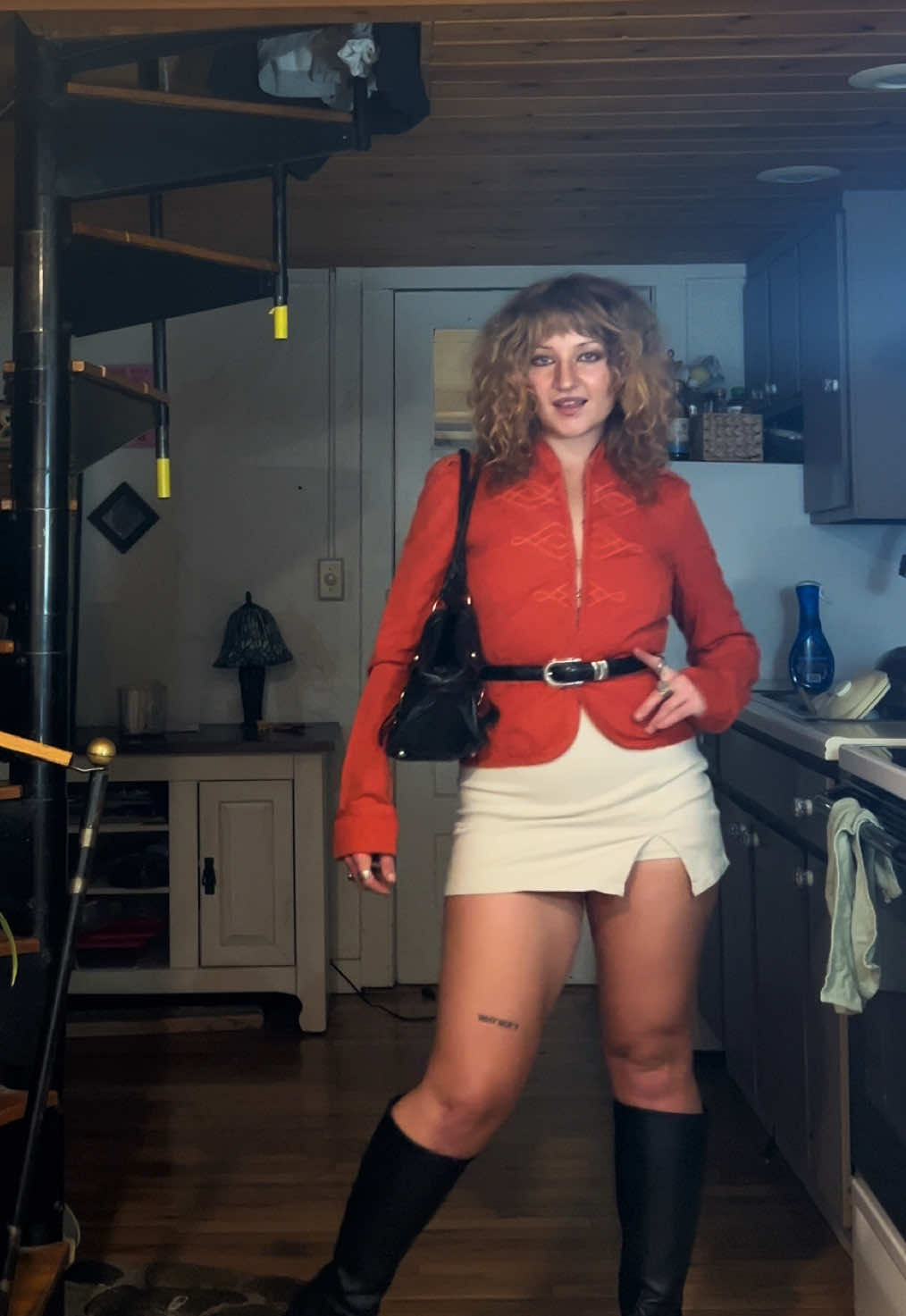 Im obsessed with this jacket! #styleinspo #outfitideas #falloutfits #fallfashion #indiesleazeaesthetic 