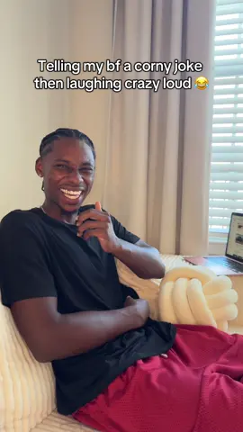 His face is too funny 😂😂😂 #desandnaz #couples #fyp 