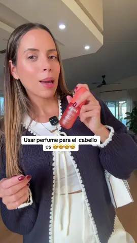 El truco para que el cabello siempre te huela rico es usar un perfume especialmente para el pelo 🤩 #hairperfume #perfumeparaelcabello #beautyhacks #HairCareTips #tiktokshopblackfriday 