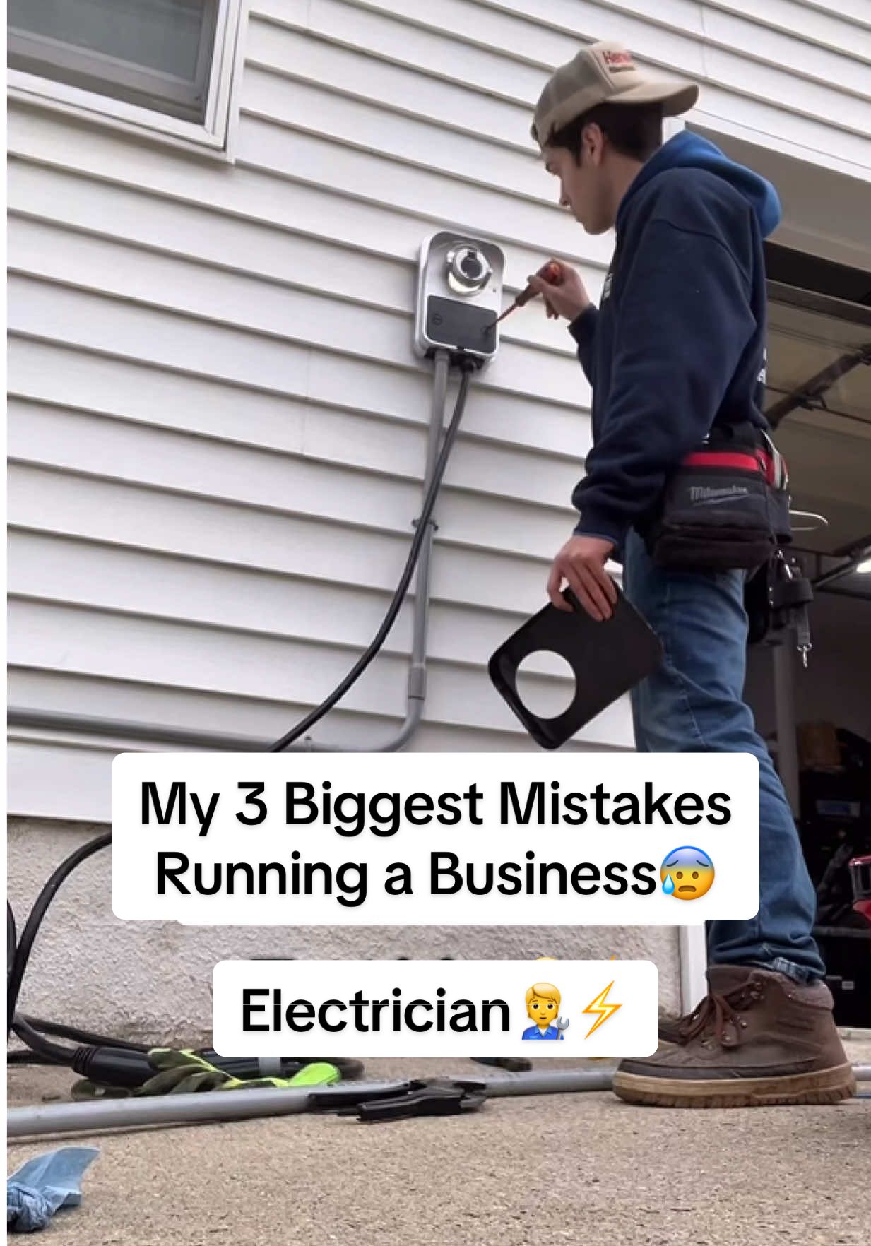3 Biggest Mistakes Running a Trade Business😬🛠️, if you know somebody who wants to be a contractor, share this with them #electrician #bluecollar #contractor #trending #hendythesparky 