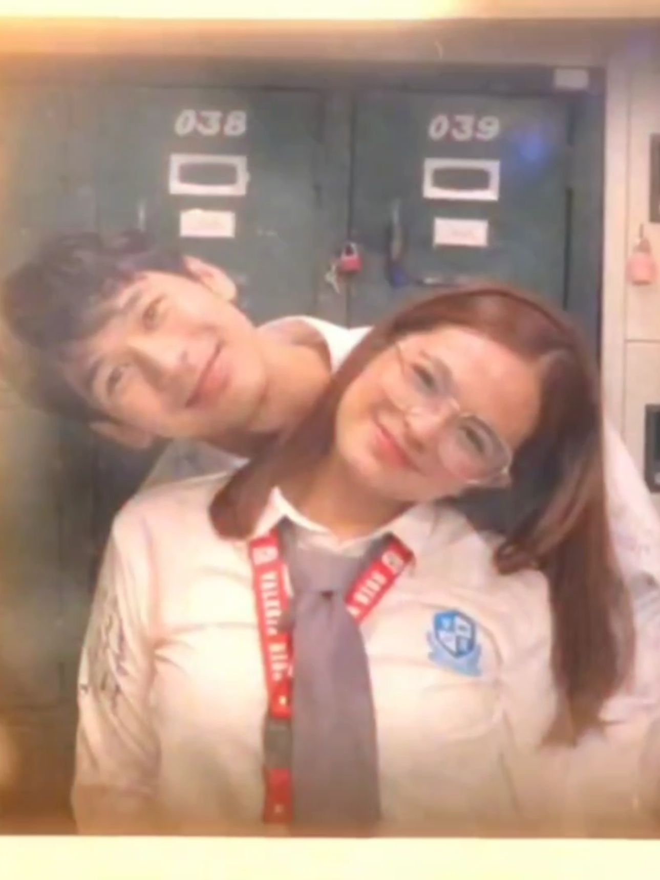 such a nostalgic high school feels huhuhuhu a no-skip intro it is!!! i love the title sequence of #GSOT!!!!  episode one streaming on viva one app now... please stream legally!! #goldensceneryoftomorrow #wilbea #viarkin #universityseries 