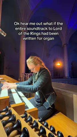 This is my new favourite thing to play ❤️❤️ #organ #organtok #lotr #howardshore #soundtrack 