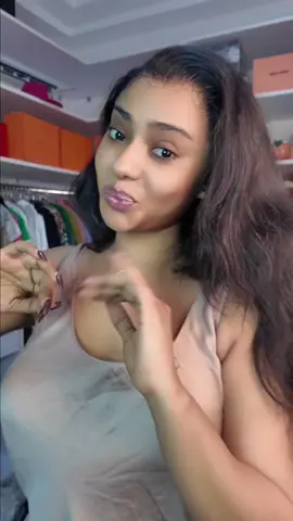 Unboxing avec @Bisecollection 🥰  Toutes les articles sur cette vidéo sont disponibles +221786031515 +15145508575 #pourtoi #rackyhaidara #unboxing 