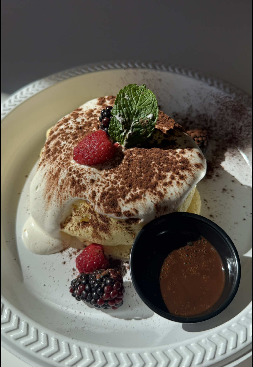 New cafe in Edison NJ with soufflé pancakes! Wasn’t super impressed sadly 😭 #foodreview #Foodie #taste #njrestaurants #soufflepancake @fluffy fluffy 