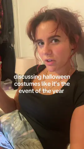 and then we end up being something boring #halloweenoutfit #costumes #halloween 